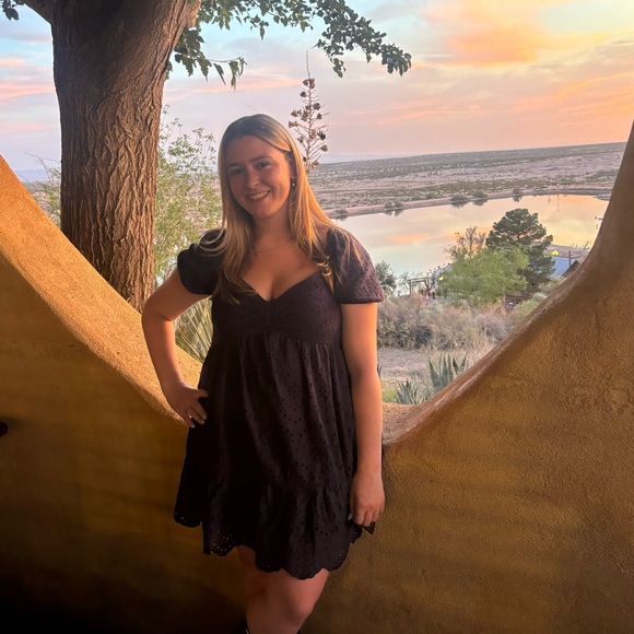 Meet your Posher, Kayla - Picture 1 of 1